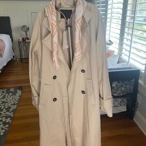 Trench zara with labels